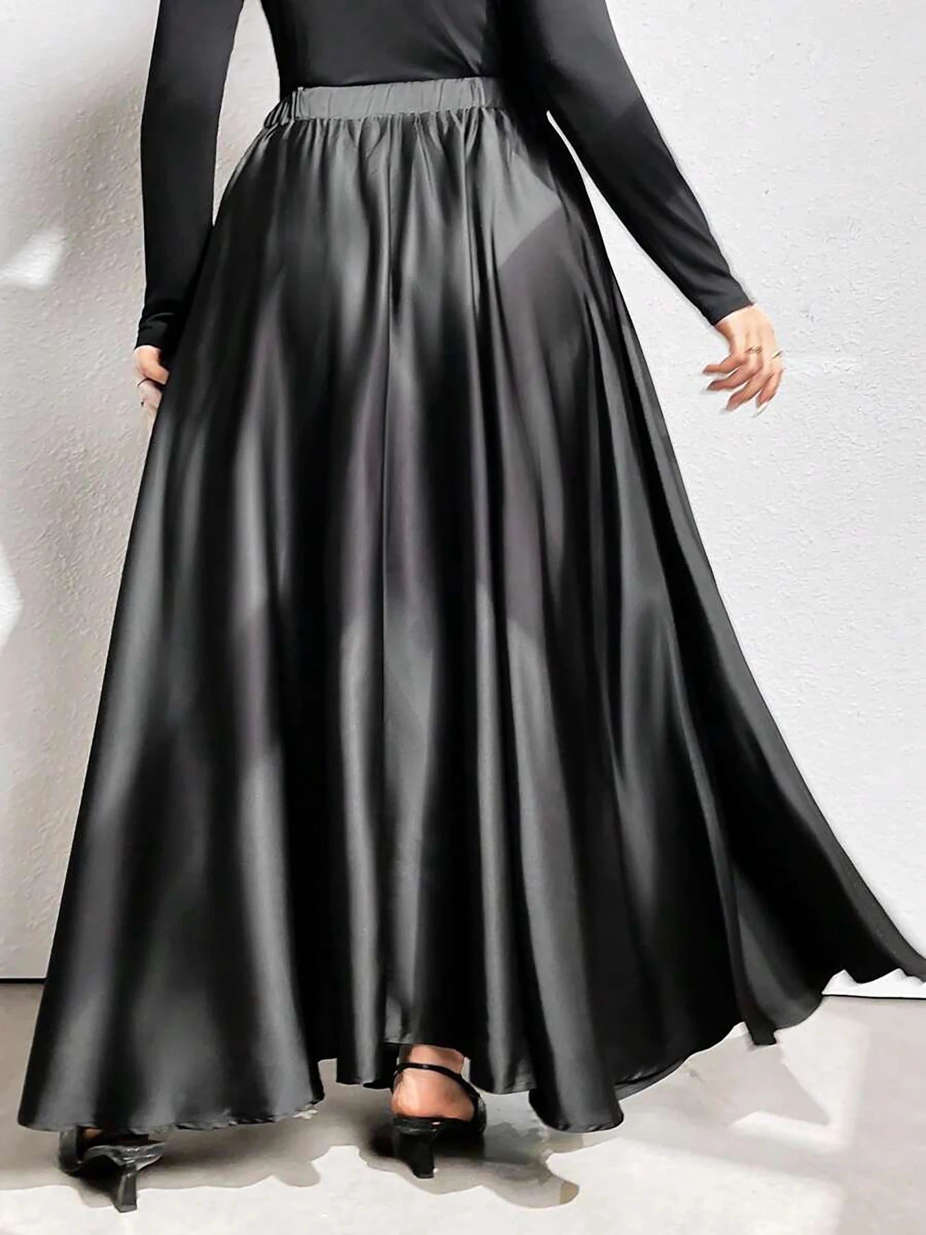 Plus-Size Women's Elegant Solid Color Flared Skirt, Elastic Waist at the Back, with Pockets